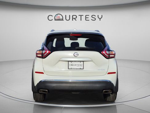 Used 2016 Nissan Murano Platinum w/ Platinum Technology Package FWD image 2