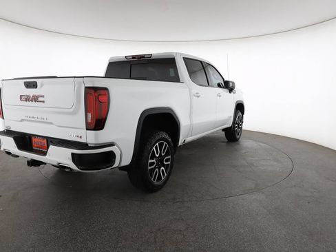 Used 2024 GMC Sierra 1500 AT4 w/ Technology Package AWD/4WD image 12