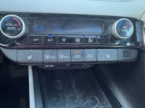 Used 2021 Hyundai Elantra Limited image 22