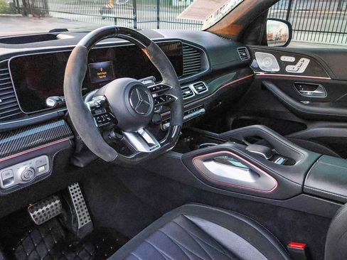 Used 2024 Mercedes-Benz GLS 63 AMG 4MATIC image 24