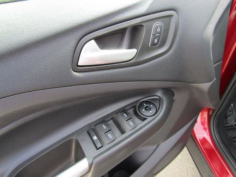 Certified 2018 Ford Escape SE w/ SE Sync 3 Package AWD/4WD image 16