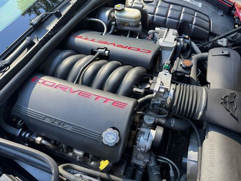 Used 2002 Chevrolet Corvette Coupe w/ Preferred Equipment Group1 RWD image 38