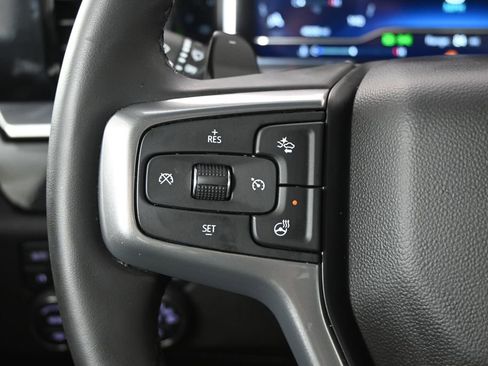 Used 2025 Chevrolet Silverado 1500 LTZ AWD/4WD image 36