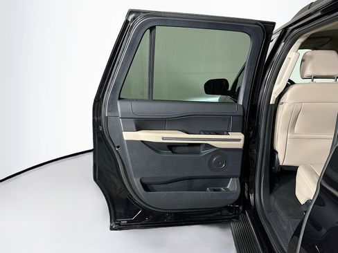 Used 2024 Ford Expedition Max XLT image 26
