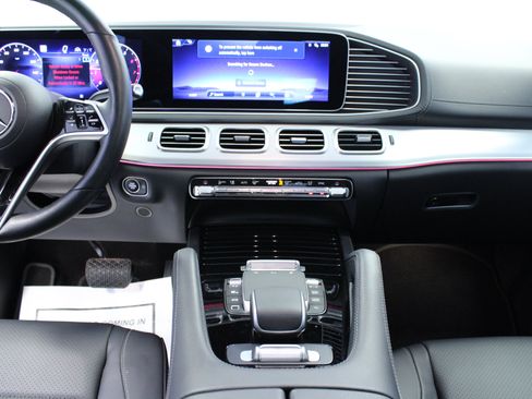 Used 2026 Mercedes-Benz GLS 450 4MATIC image 19
