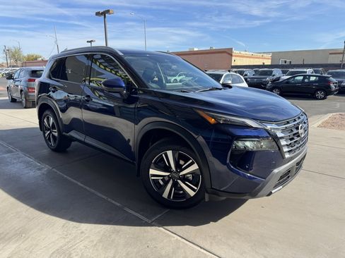 Used 2024 Nissan Rogue SL w/ SL Premium Package image 6