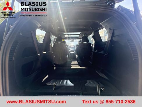 Used 2023 Chrysler Pacifica Limited w/ S Appearance Package FWD image 37