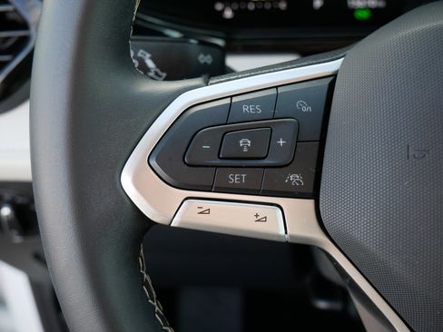 Certified 2025 Volkswagen Taos S image 27