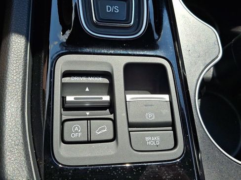 Used 2024 Honda Pilot Touring image 24