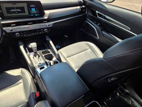 Used 2024 Kia Telluride S FWD image 17