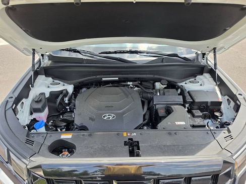 Used 2025 Hyundai Palisade Limited FWD image 17