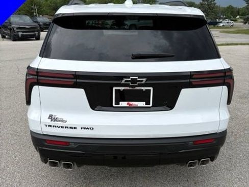 New 2026 Chevrolet Traverse LT w/ Midnight/Sport Edition AWD/4WD image 4