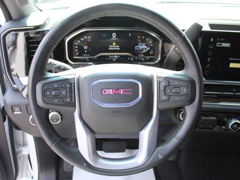 Used 2024 GMC Sierra 2500 SLE w/ SLE Value Package; AWD/4WD image 16
