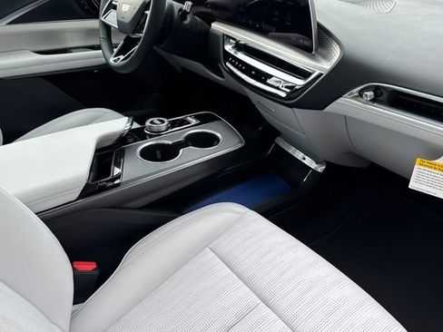 New 2026 Cadillac Lyriq Sport image 16