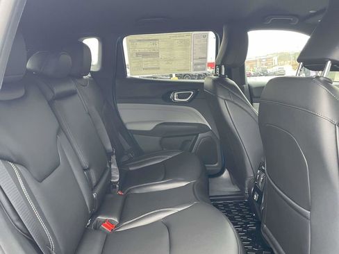 New 2026 Jeep Compass Limited image 17
