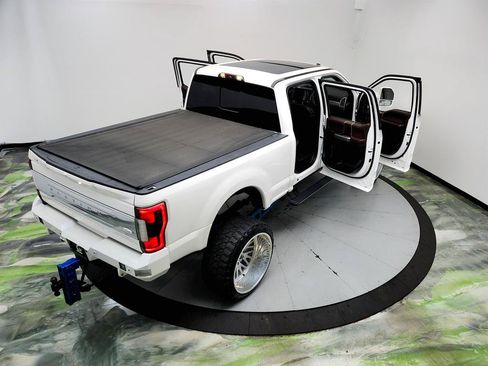 Used 2017 Ford F250 Platinum w/ Platinum Ultimate Package AWD/4WD image 39