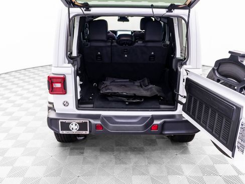 Used 2024 Jeep Wrangler Unlimited Sahara AWD/4WD image 35