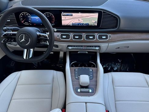Used 2026 Mercedes-Benz GLS 450 4MATIC image 26