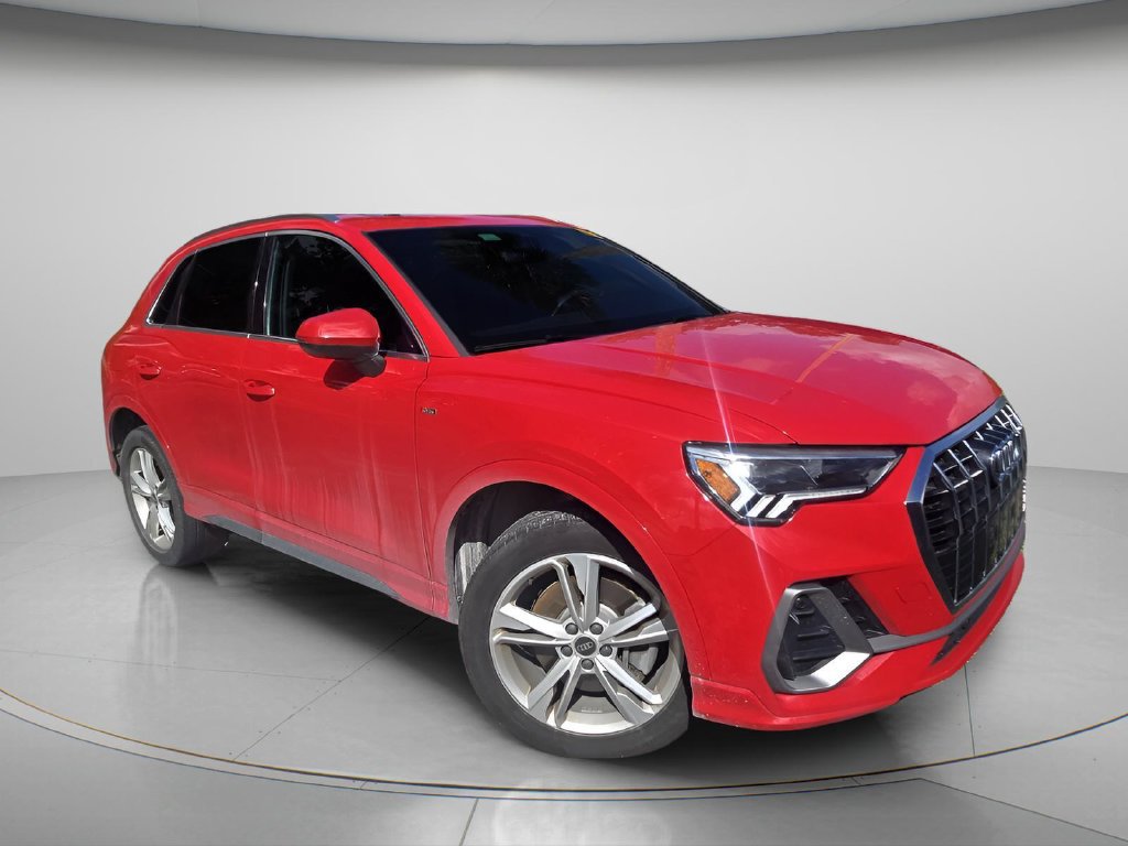 Used 2023 Audi Q3 2.0T Premium w/ 19" Wheel Package AWD/4WD image 4