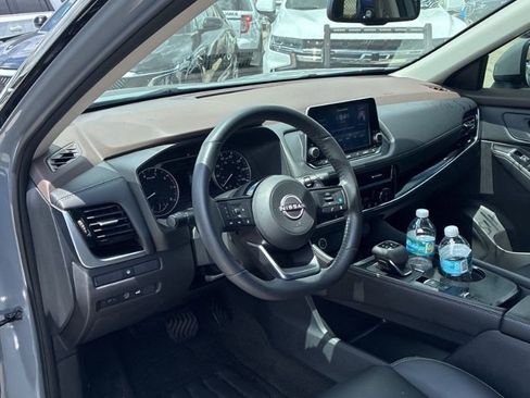 Used 2023 Nissan Rogue SL image 12