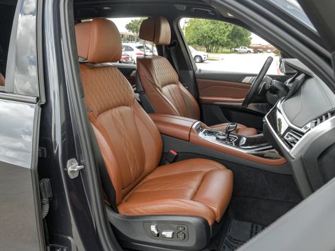 Used 2021 BMW X7 M50i w/ Dynamic Handling Package AWD/4WD image 34