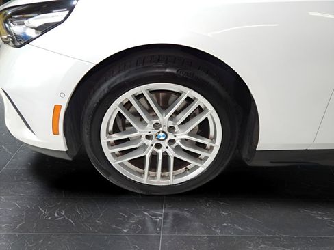 Used 2025 BMW 530i xDrive AWD/4WD image 8