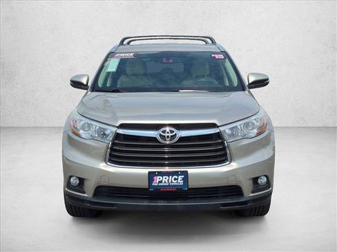 Used 2015 Toyota Highlander XLE AWD/4WD image 2