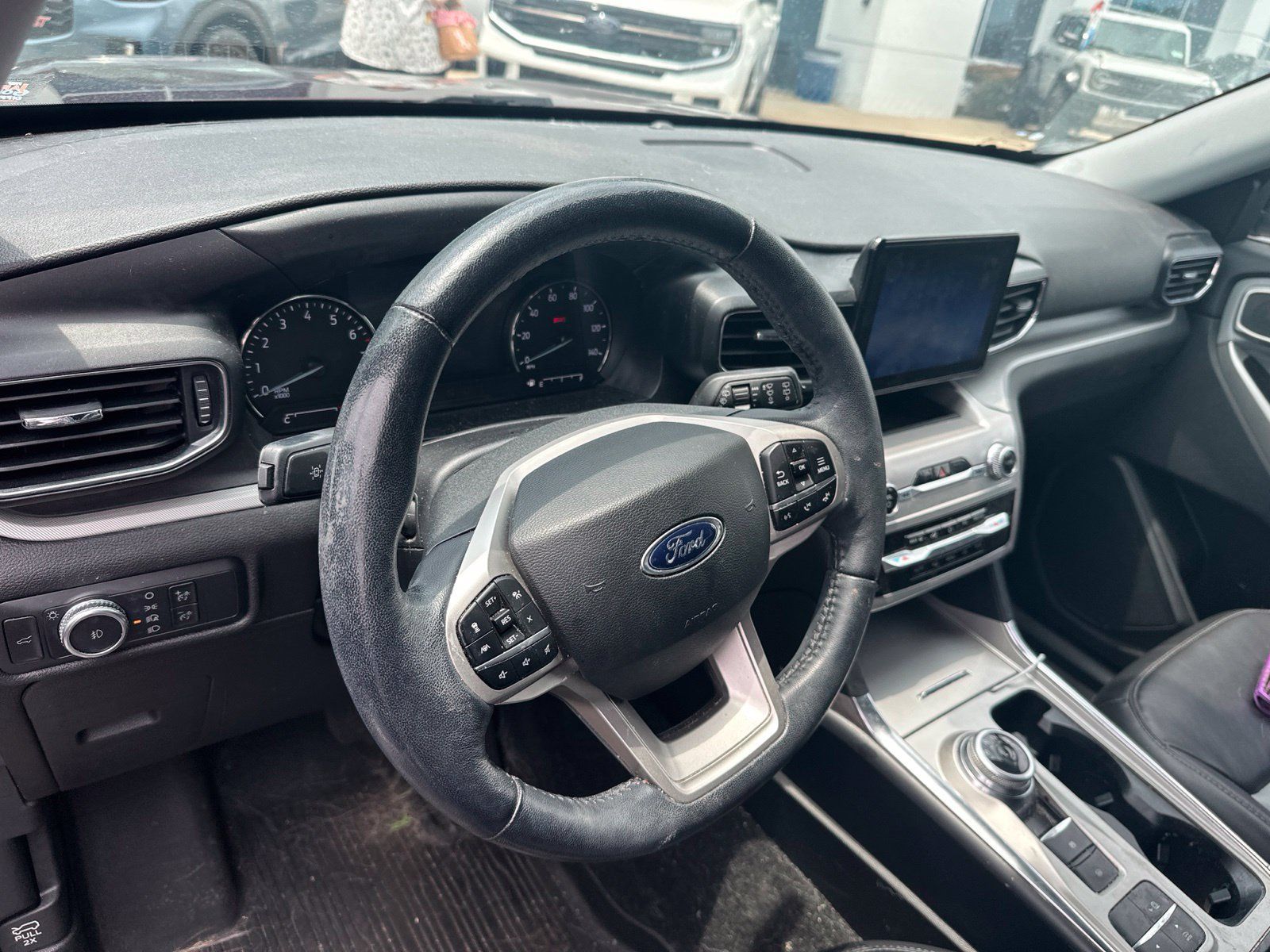 Certified 2022 Ford Explorer XLT w/ Equipment Group 202A RWD image 5