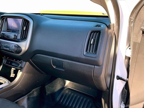 Used 2022 Chevrolet Colorado LT w/ Fleet Safety Package image 16