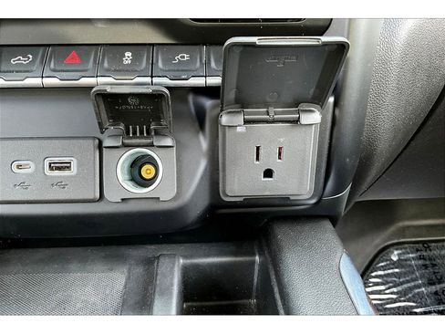 Used 2022 GMC Sierra 3500 Denali w/ Denali Black Diamond Edition image 16