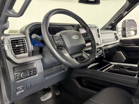 Used 2025 Ford F450 Platinum w/ FX4 Off-Road Package image 23