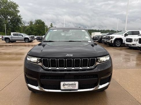 Used 2023 Jeep Grand Cherokee L Limited AWD/4WD image 8