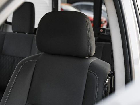 Used 2017 Nissan Titan SV image 26