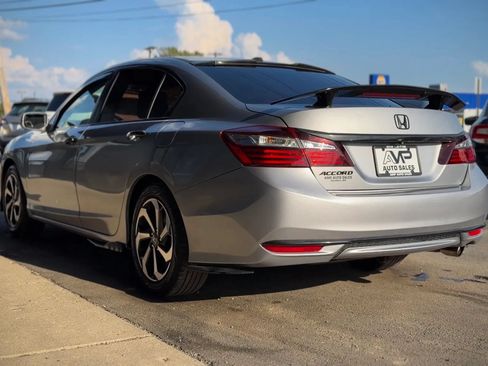 Used 2017 Honda Accord EX image 4