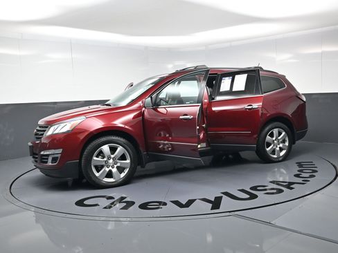 Used 2017 Chevrolet Traverse Premier image 21