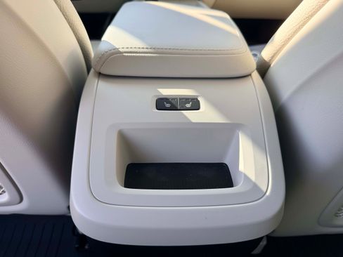 Certified 2023 Volvo XC60 B5 Plus w/ Climate Package image 16