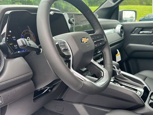 New 2025 Chevrolet Colorado LT w/ LT Convenience Package image 12
