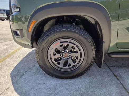 Used 2026 Nissan Frontier PRO-4X w/ Pro-4x Convenience Package AWD/4WD image 9