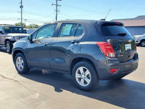 Used 2019 Chevrolet Trax LS AWD/4WD image 3