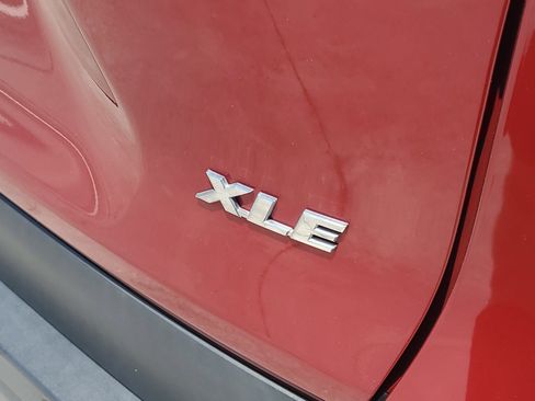 Used 2022 Toyota RAV4 XLE image 9