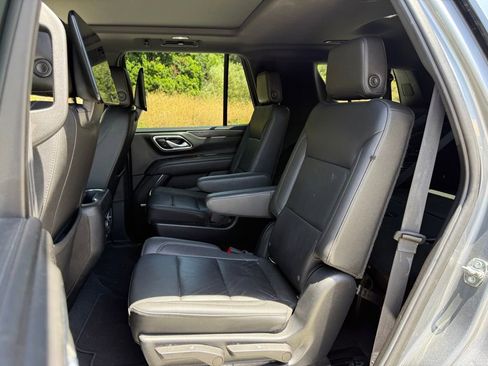 Used 2022 Chevrolet Tahoe LT w/ LT Signature Package RWD image 11