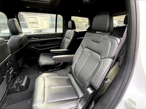 New 2025 Jeep Grand Cherokee L Limited w/ Black Appearance Package image 20