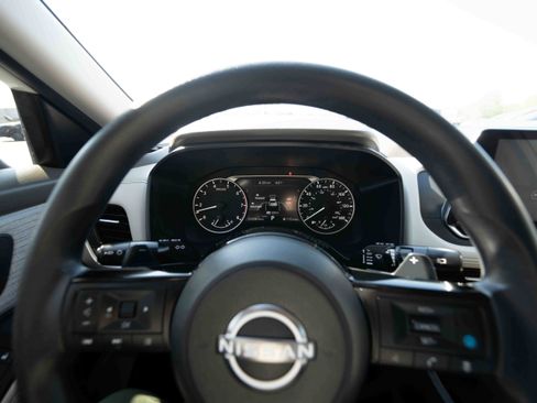 Used 2023 Nissan Rogue SV AWD/4WD image 15