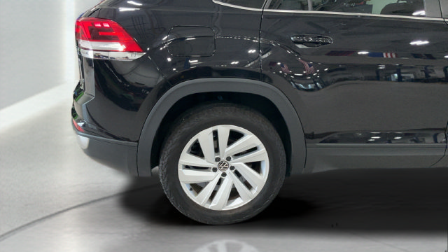 Certified 2022 Volkswagen Atlas Cross Sport SE AWD/4WD image 34