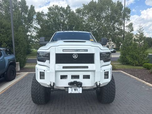 Used 2023 RAM 3500 Limited AWD/4WD image 2