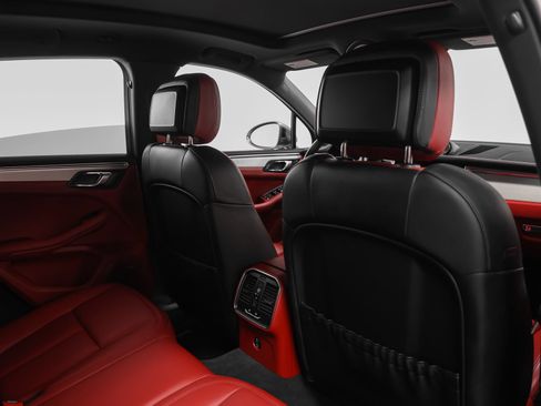 Certified 2024 Porsche Macan Turbo AWD/4WD image 29