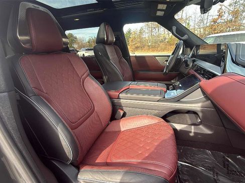 Certified 2025 INFINITI QX80 Autograph image 26