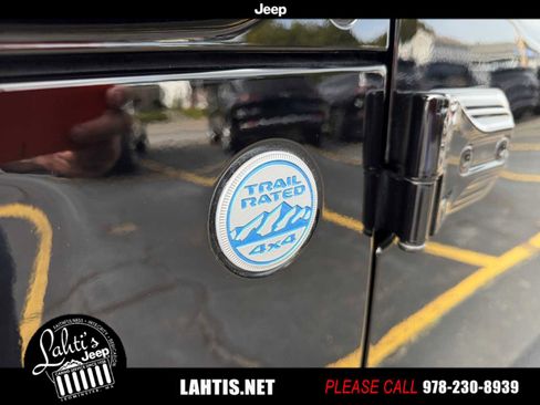 Certified 2022 Jeep Wrangler Unlimited Sahara w/ Cold Weather Group image 27