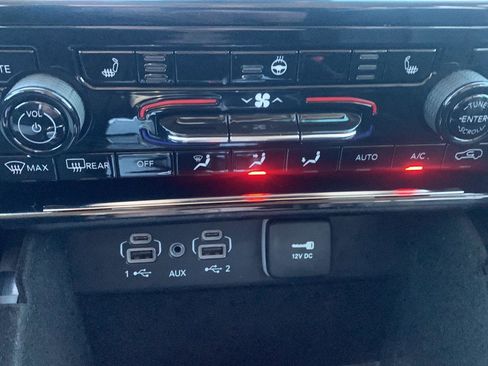 Used 2022 Jeep Grand Cherokee L Limited image 9