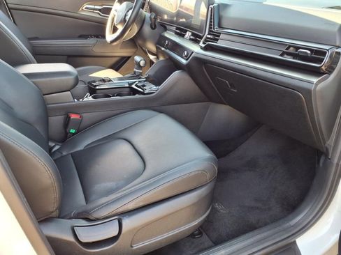 Certified 2023 Kia Sportage EX image 9